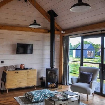 Image for 1 BED CABIN,  2 NIGHT MIDWEEK STAY FOR 2 ADULTS